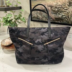 Stella and Dot Camo tote bag with detachable pouch. Excellent condition.
